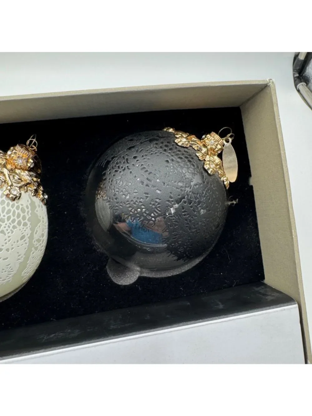 Jason Wu Glass Ornament Set Of 3 Red White Black Gold Accents